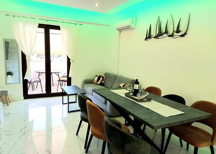 S Dvije Spavace Sobe