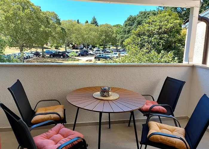 S Dvije Spavace Sobe *