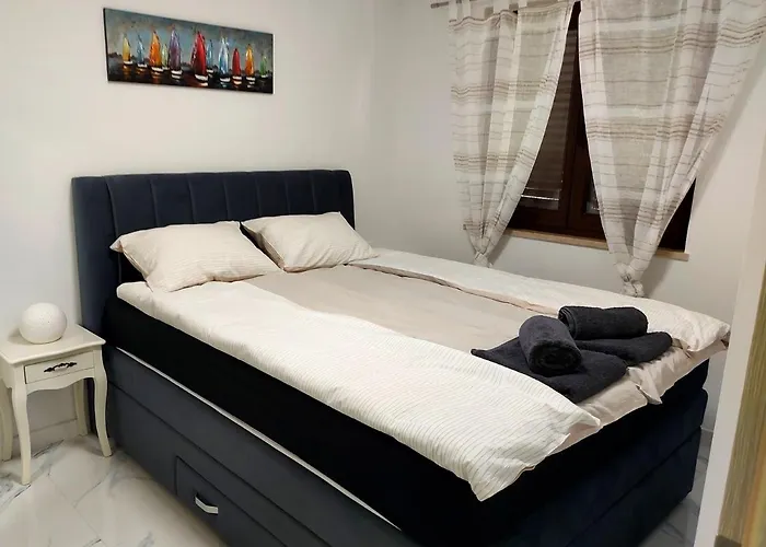 S Dvije Spavace Sobe