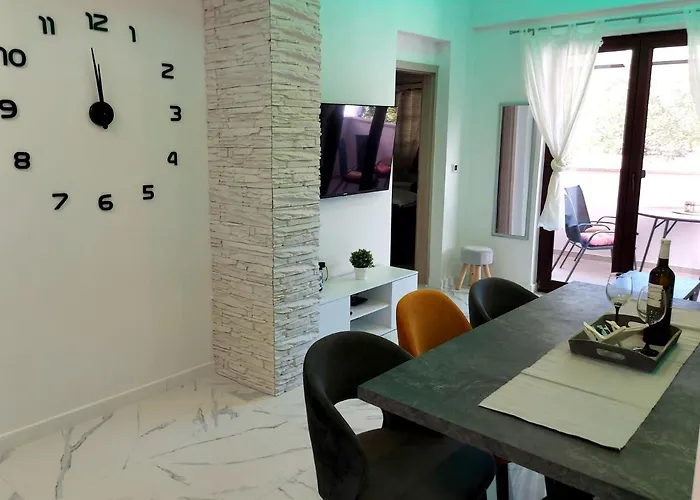 S Dvije Spavace Sobe * Πόρετς